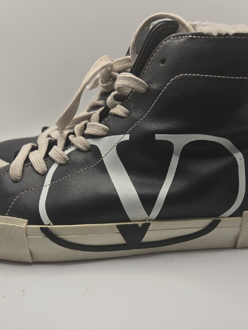 Valentino Garavani Trick VLogo Leather High-Top Black Shearling Sneakers Sz 39 - Picture 3 of 8